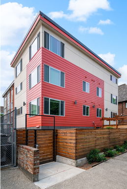1B-1B in the Heart of Capitol Hill! – photo 1
