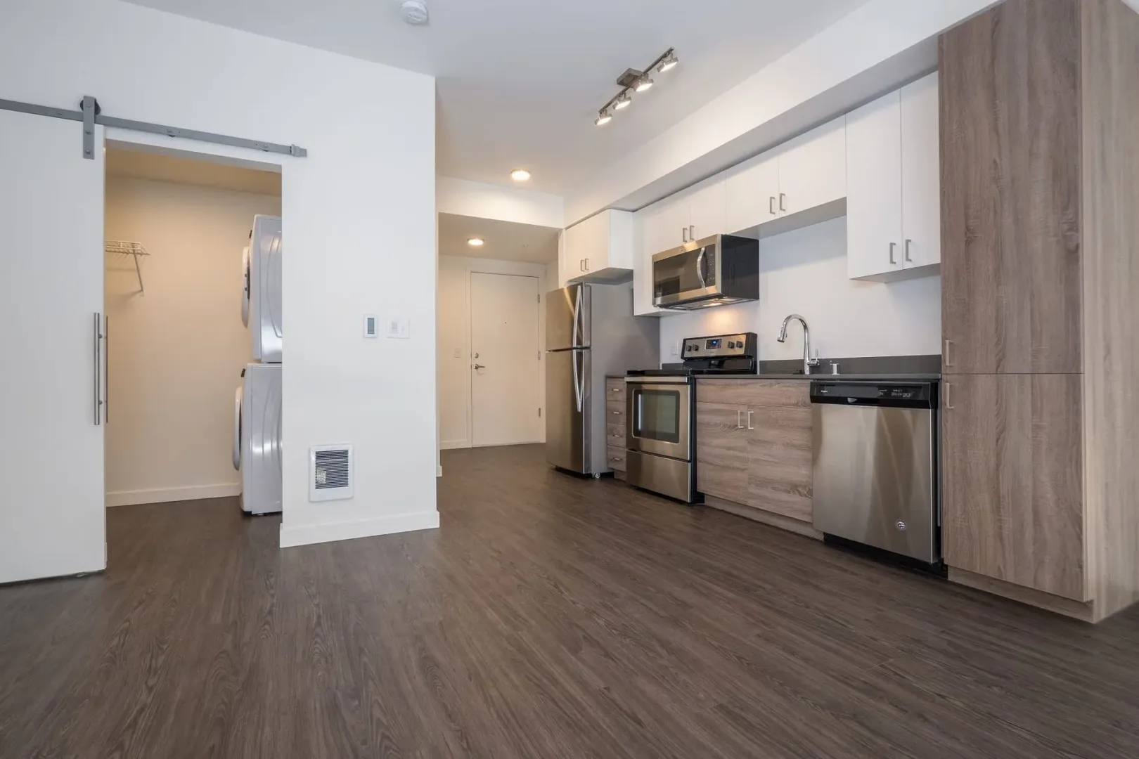Seattle Apartment: 8228 Green Lake Dr N