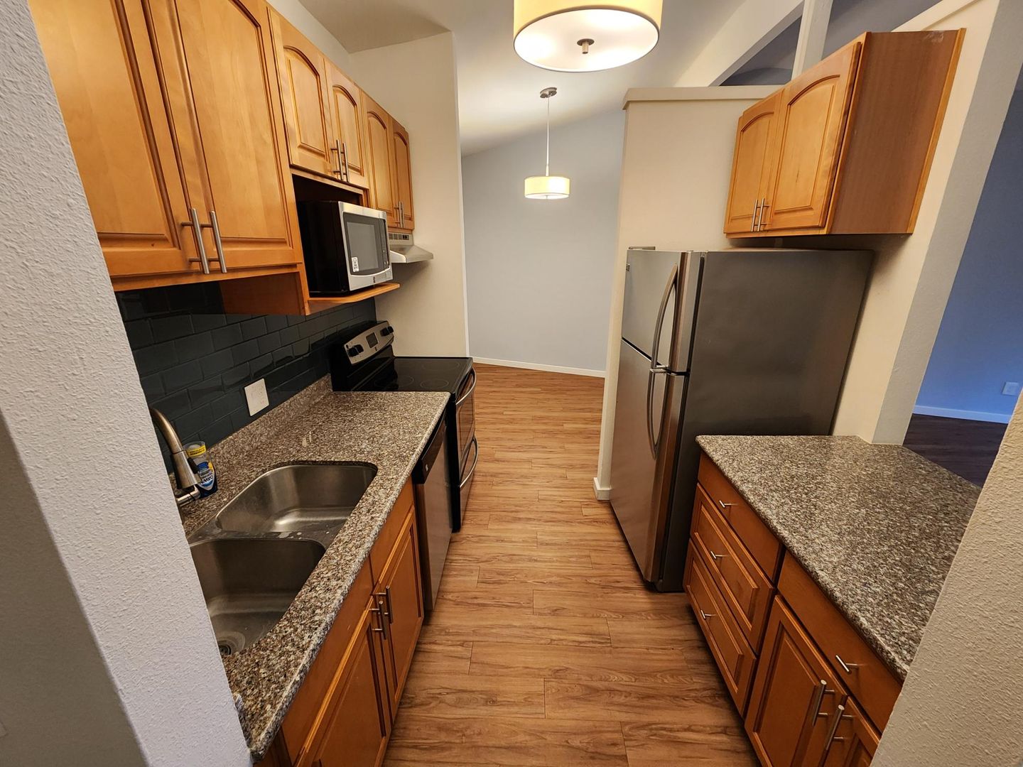 Redmond Apartment: 9447 166th Ave NE