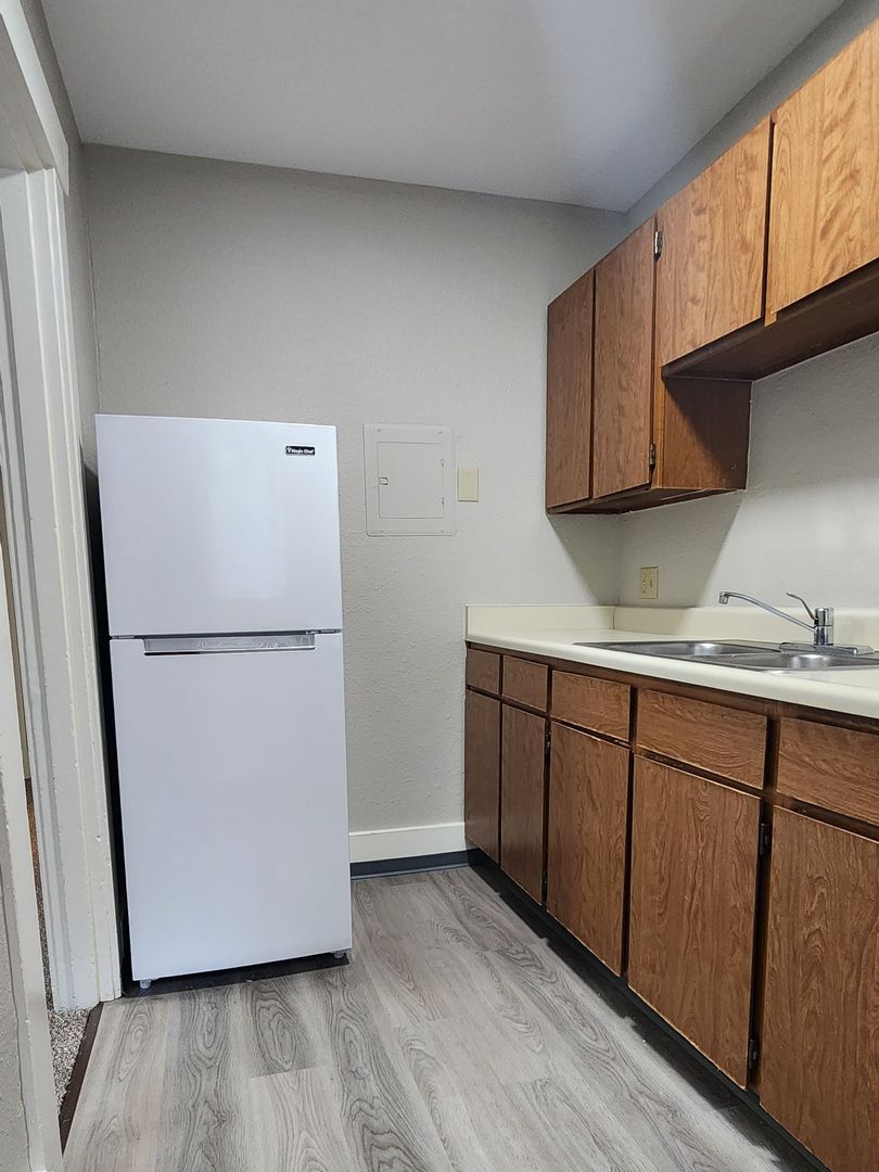 Tacoma Apartment: 414-422 Tacoma Ave S