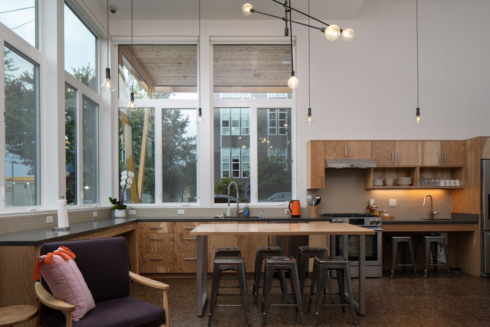 Seattle Apartment: 901 Hiawatha Pl S