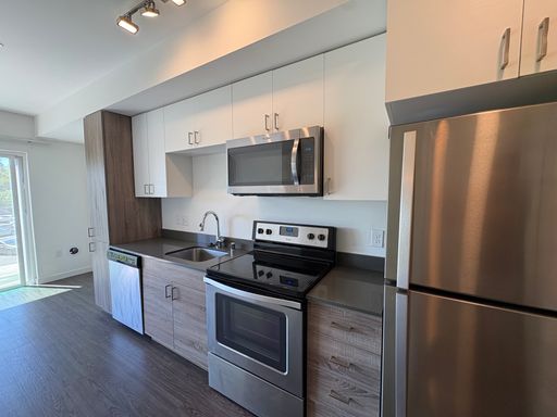 Charming 1-Bedroom Retreat Steps from Green Lake Park – photo 1