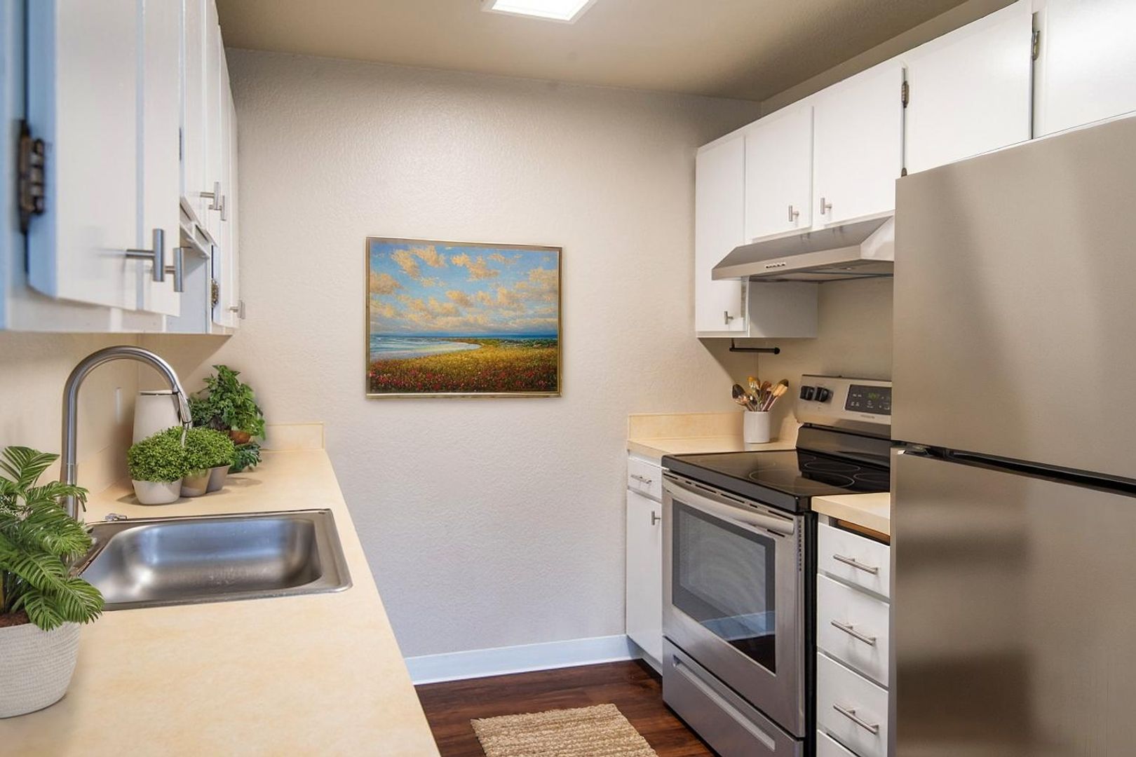 Everett Apartment: 1305 W Casino Rd.