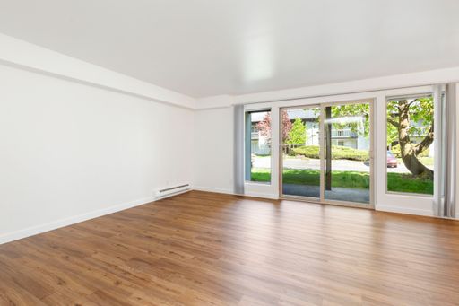 Ground Floor 1 x 1 Washer/Dryer in unit, shared fenced back yard