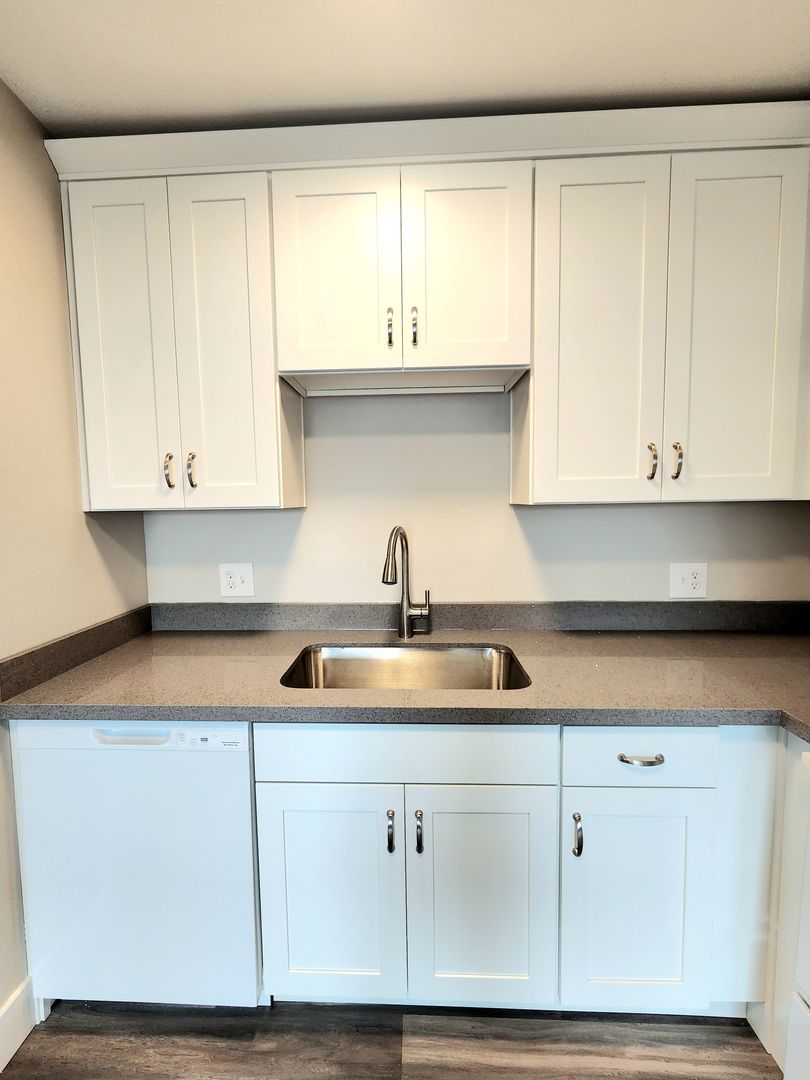 Kent Apartment: 731 5th Ave S