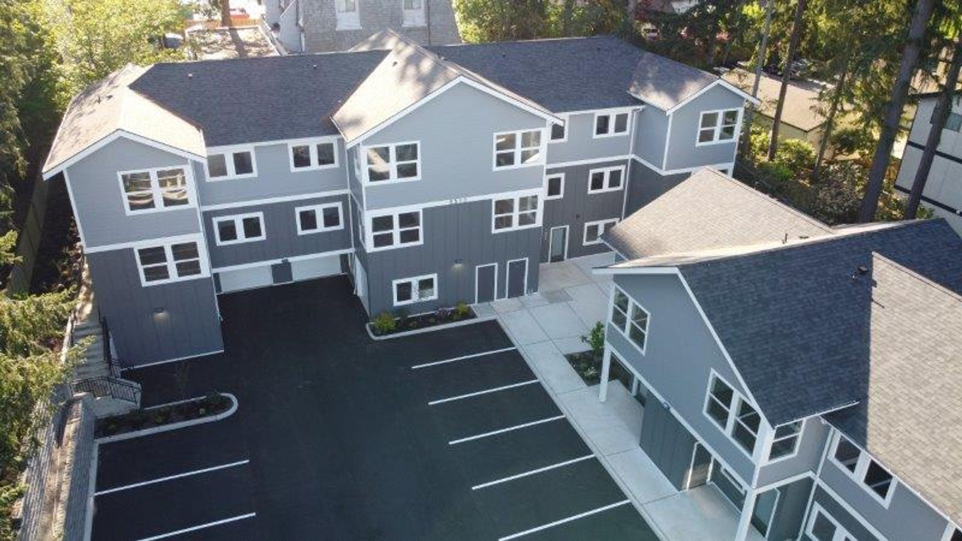 Edmonds Apartment: 8509 244th St SW