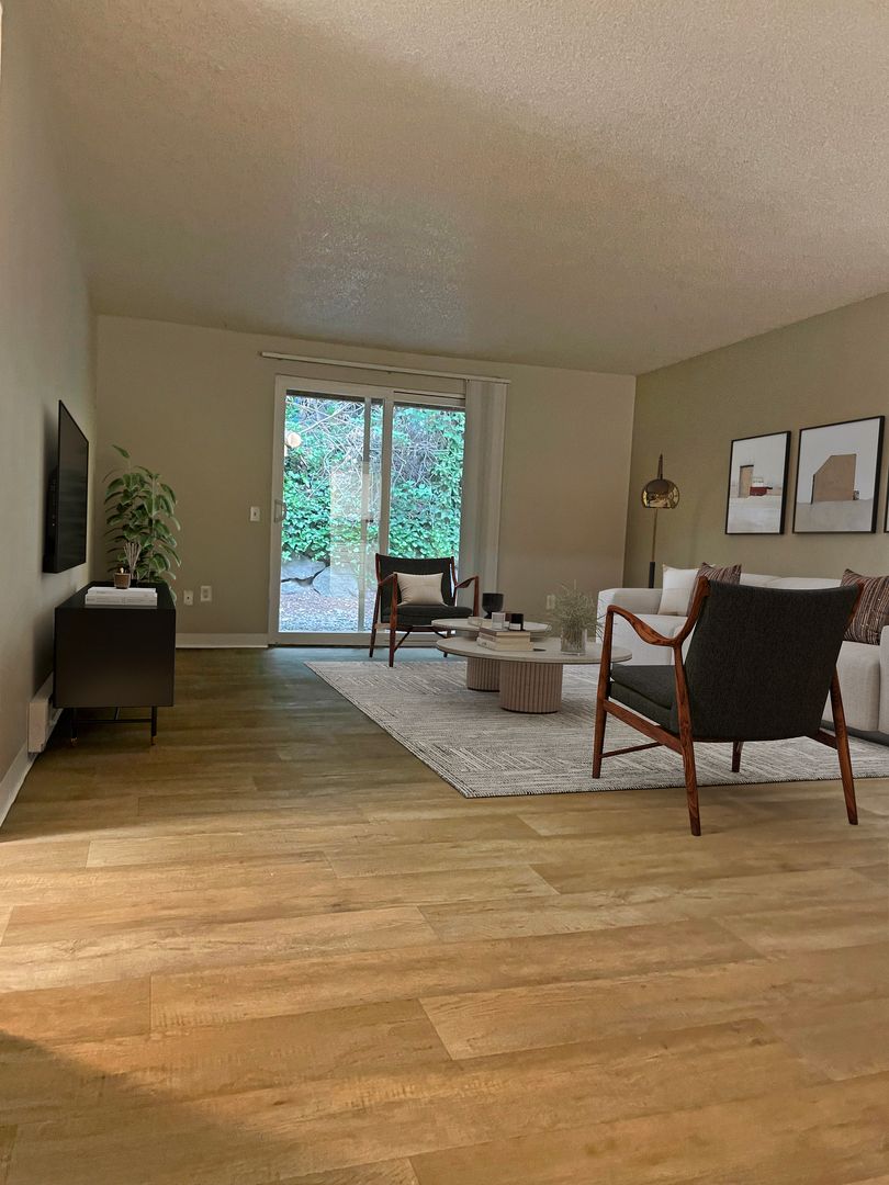 Bellevue Apartment: 10226 SE 6th St.