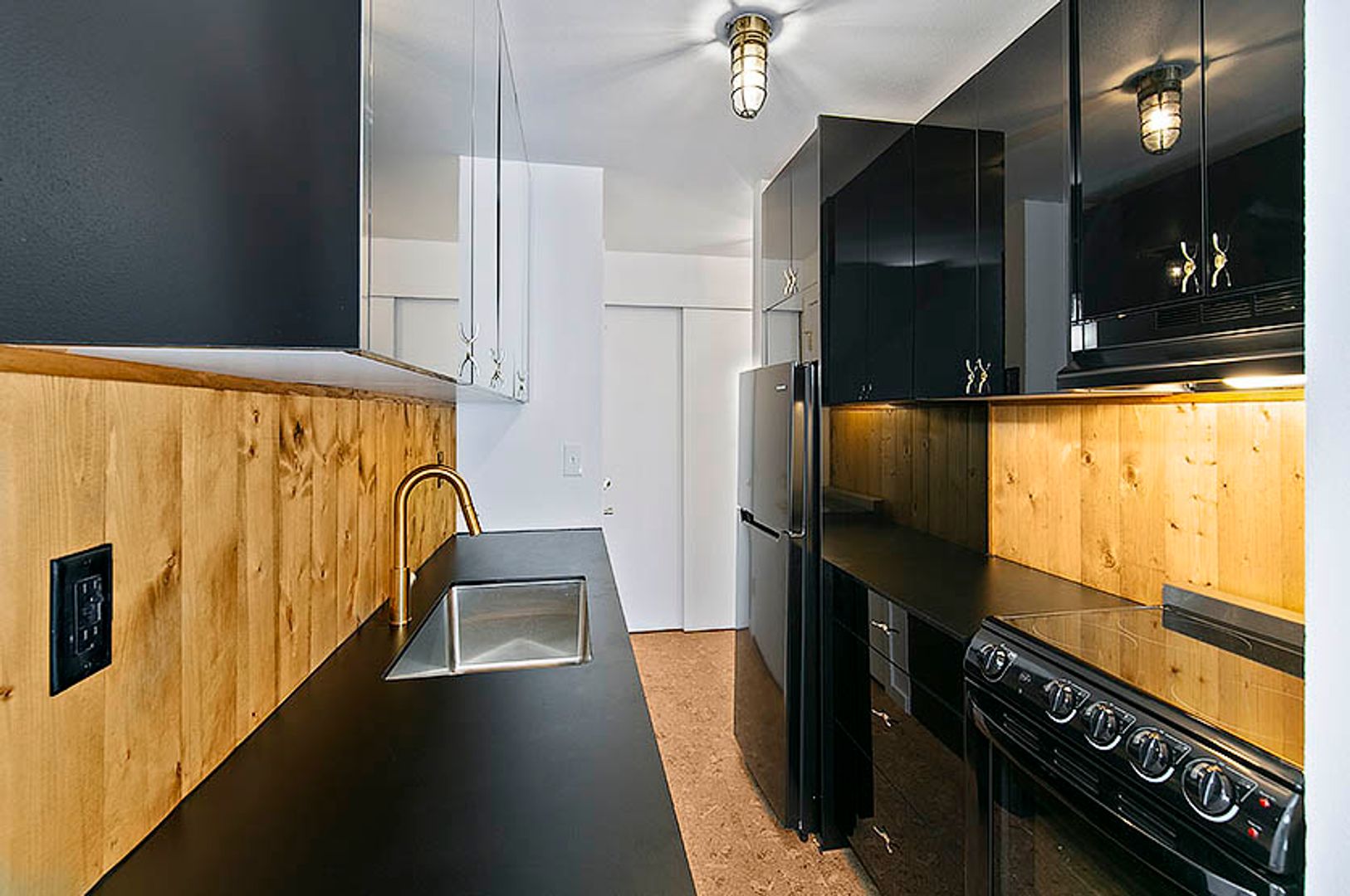 Seattle Apartment: 530 S. Cloverdale St.