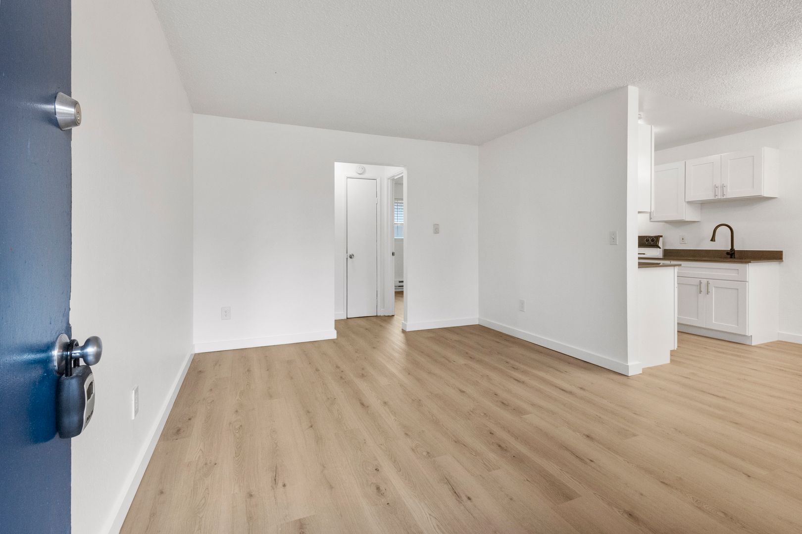 Tacoma Apartment: 8810 John Dower Road SW