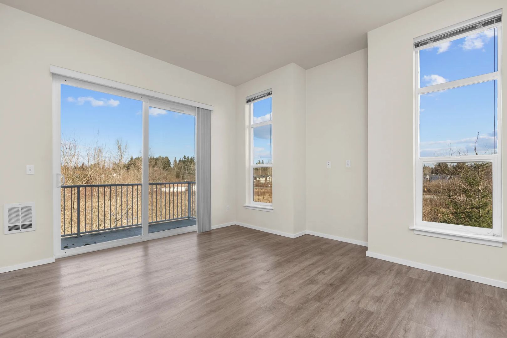 Everett Apartment: 3309 132nd St. SE