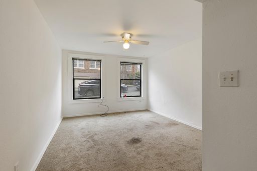 Studio Living with On-Site Laundry in Capitol Hill! APPLY TODAY! – photo 1