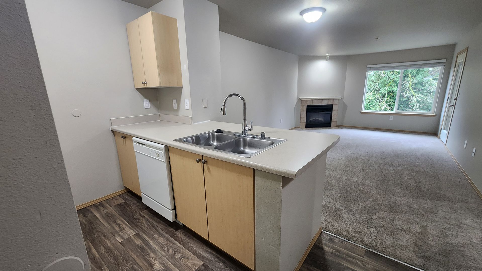 Tacoma Apartment: 168 Norpoint Way NE