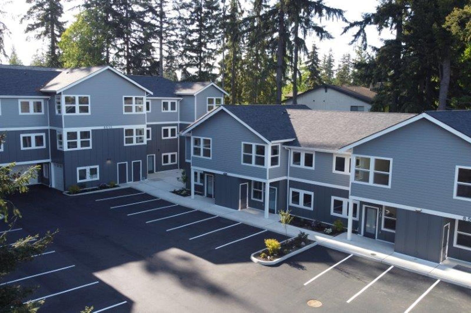 Edmonds Apartment: 8509 244th St SW