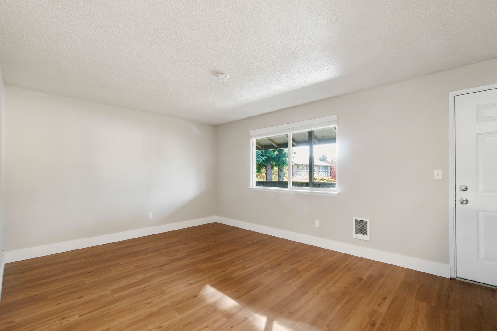 Olympia Apartment: 510 Lilly Road SE