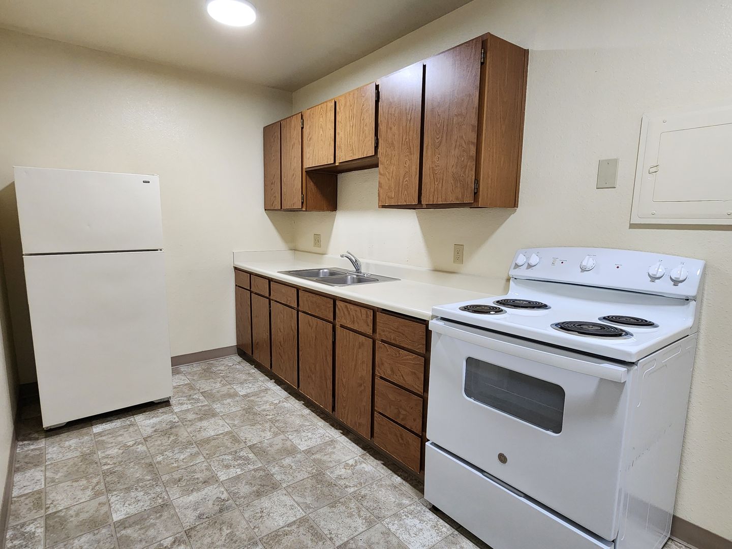 Tacoma Apartment: 414-422 Tacoma Ave S