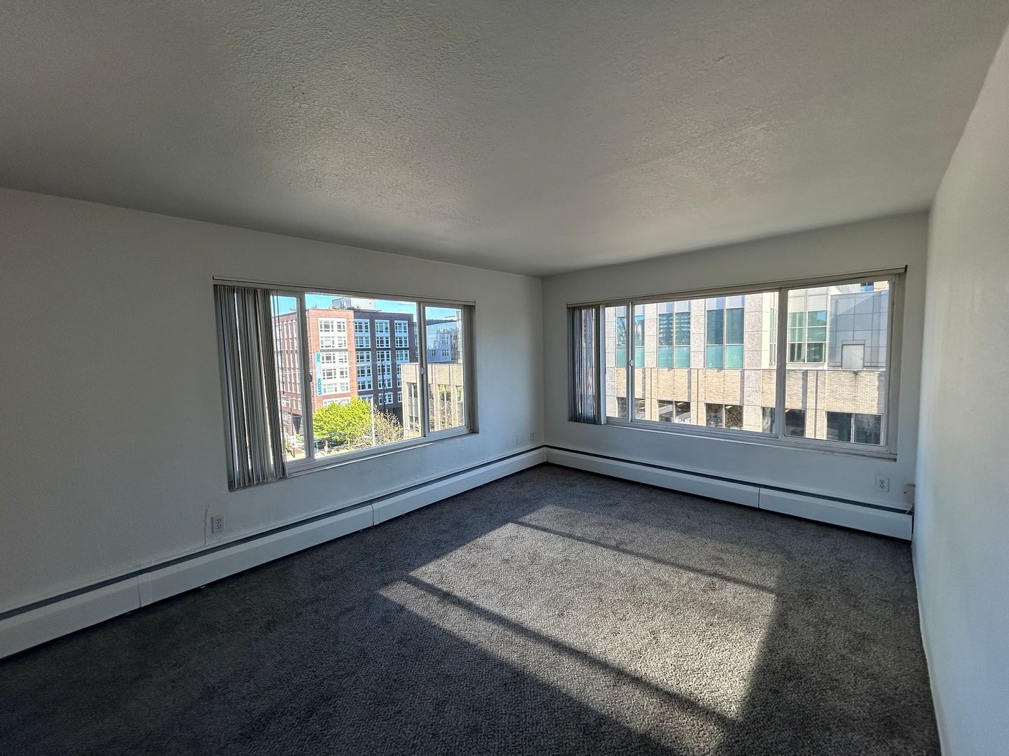 Seattle Apartment: 600 9th Ave