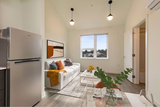 Stylish Living in the Heart of Lake City: Top-Floor Studio Loft with A/C in Pet-Friendly Community – photo 1