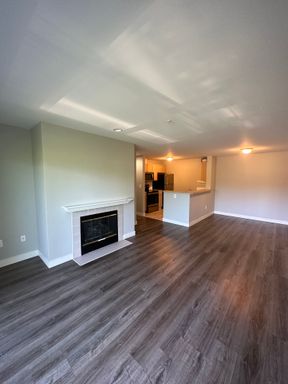 Spacious 3bd 2bath unit with Private Patio! – photo 1