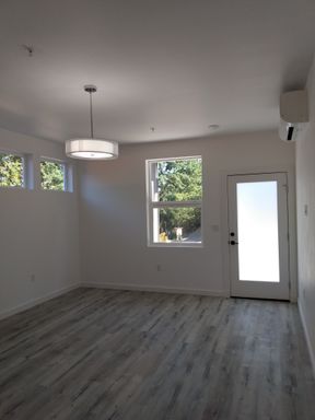 $1,000 Gift Card + $850 Off First Months Rent! - 1 BD with a Den/1 bath Granite Countertops, Washer/Dryer, AC and Parking! – photo 1
