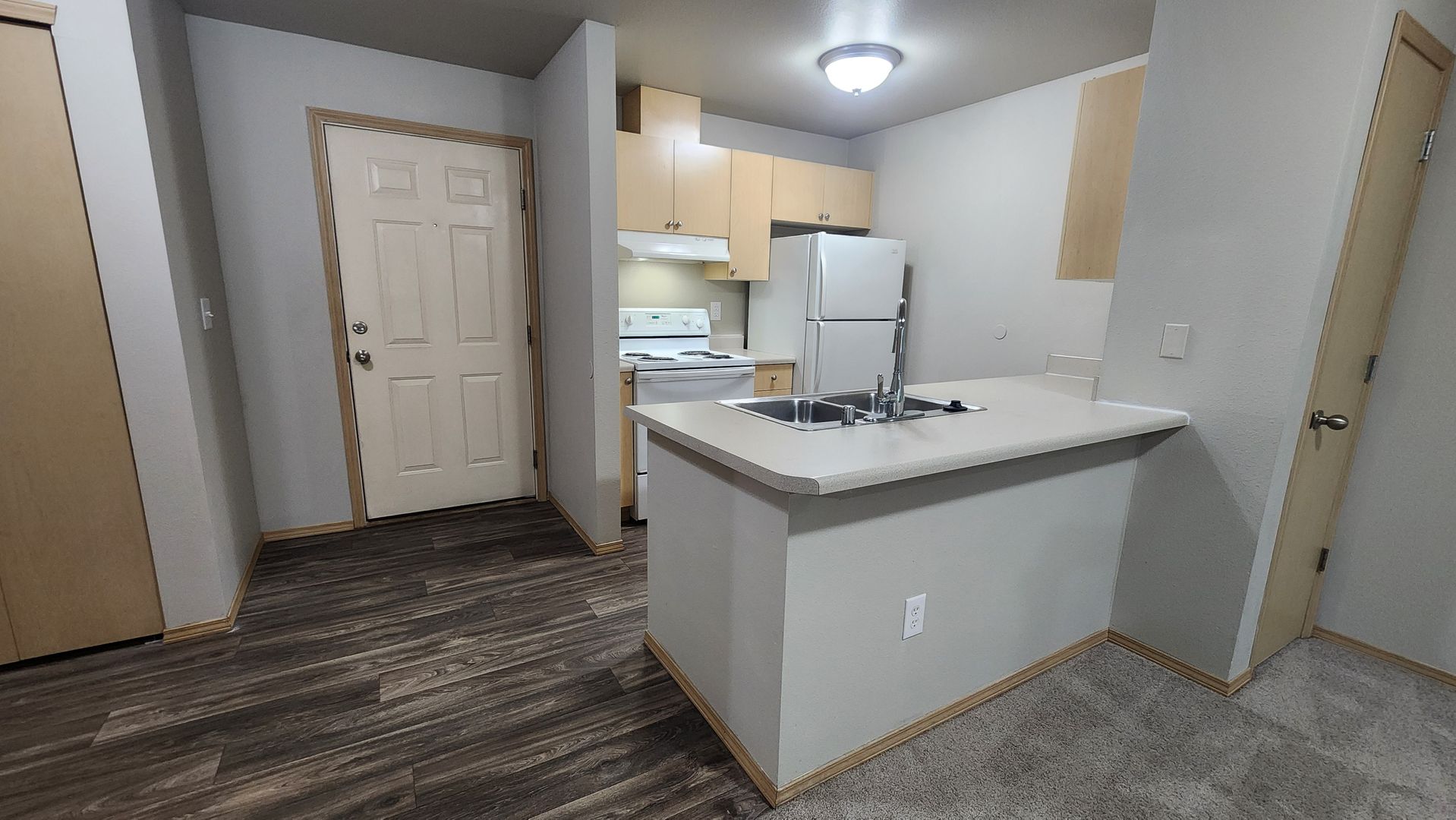 Tacoma Apartment: 168 Norpoint Way NE