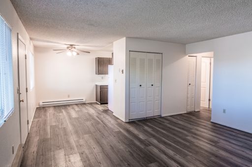 Get two weeks free rent!! Spacious, Renovated 2 Bedroom Units Available Now!! Pets Welcome!! 1 Gig Fiber Internet! – photo 1