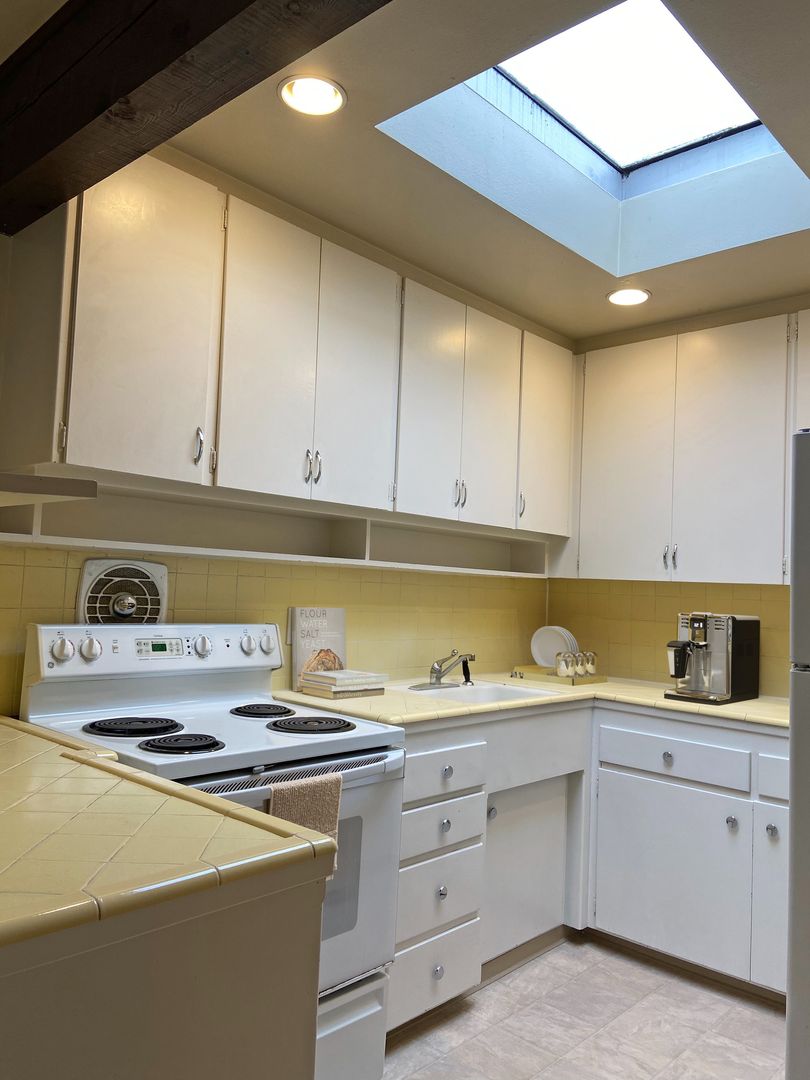 Issaquah Apartment: 215 Front Street N