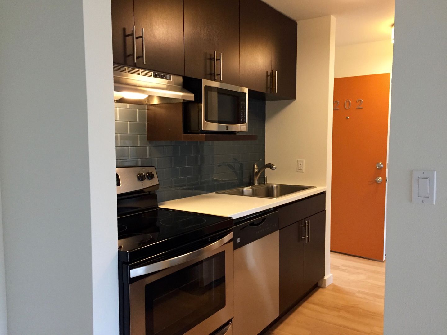 Redmond Apartment: 9447 166th Ave NE