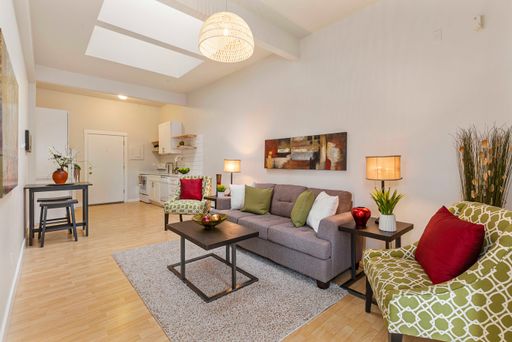 Newly Stylish Renovated 1 bedroom in downtown Olympia. – photo 1