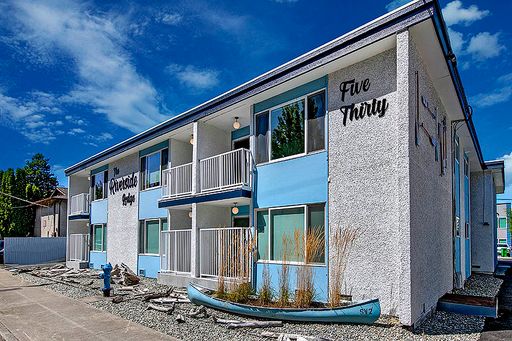 Mid-Century Charm Meets Contemporary Comfort at Riverside Apartments – photo 1