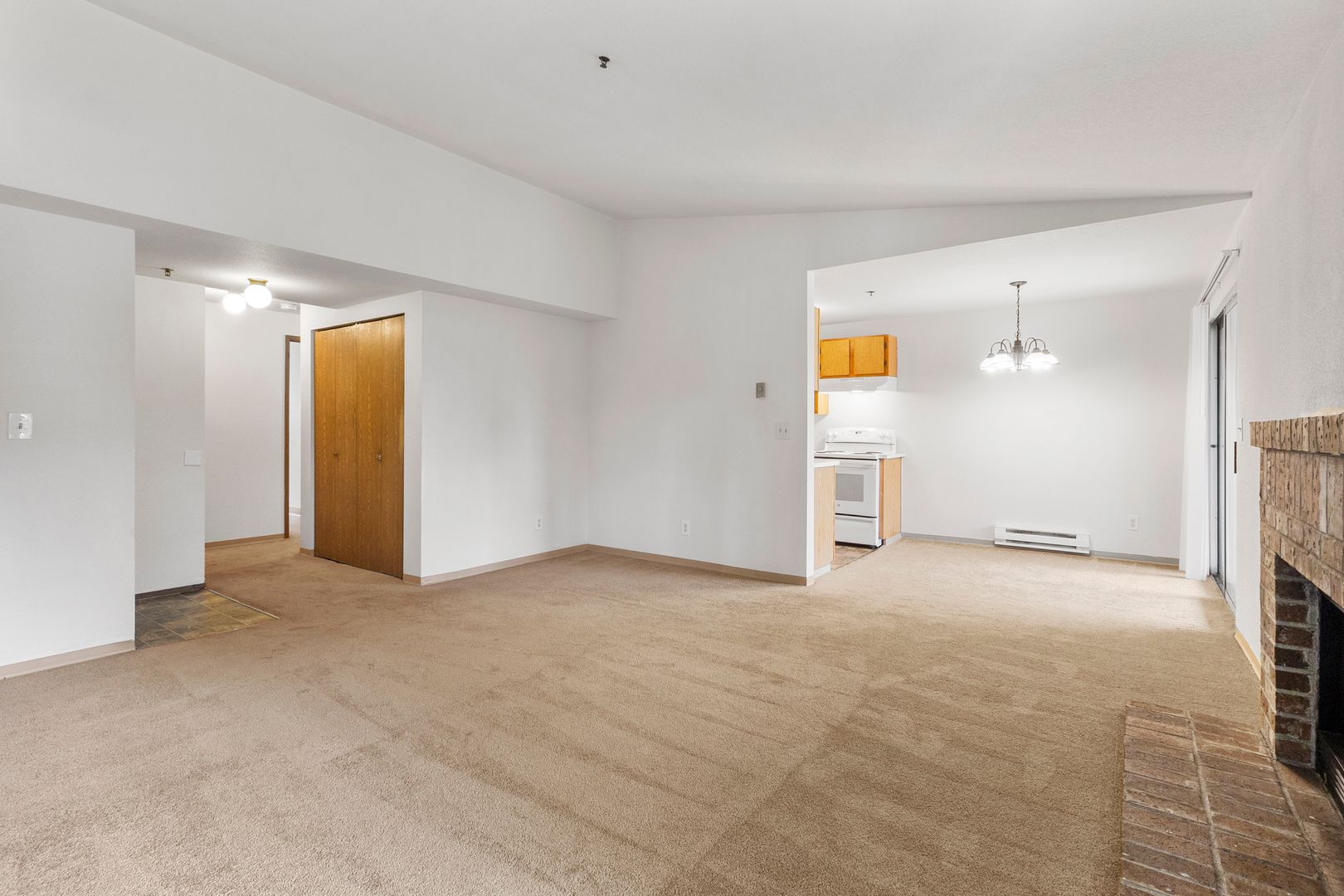 Tacoma Apartment: 14515 A St.  S,