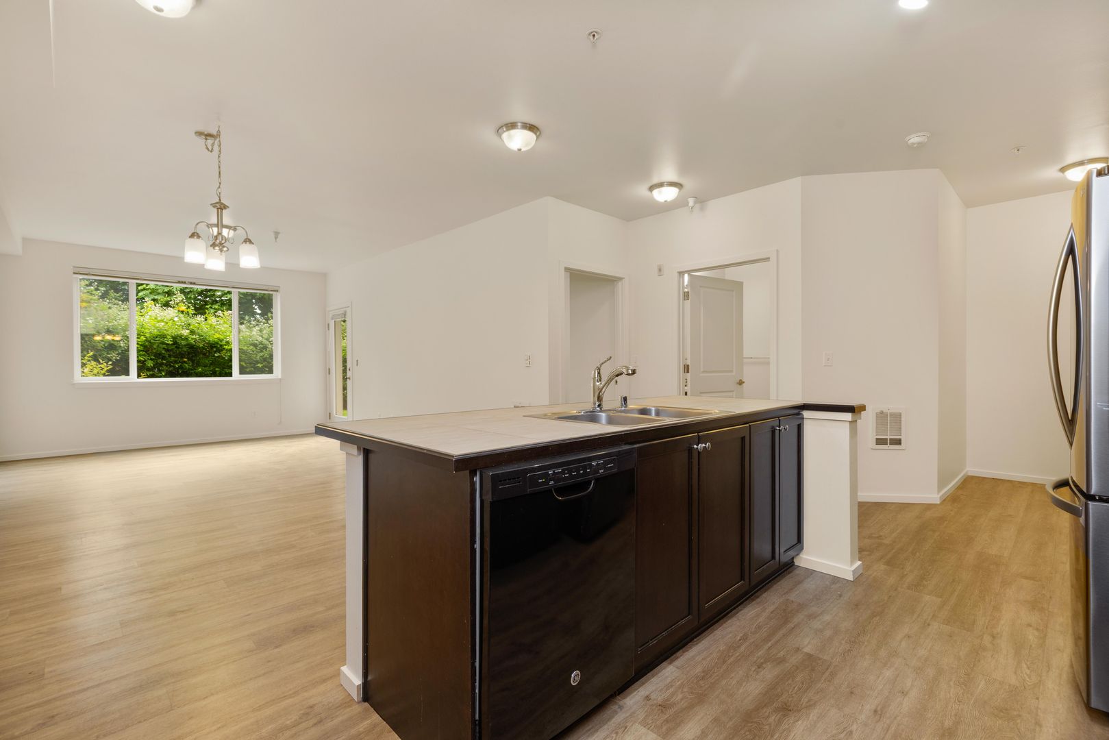 Everett Apartment: 3301 132nd St. SE