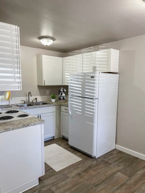 Comfort and Convenience Await in This Stylish 2-Bedroom Hillside Home! – photo 1