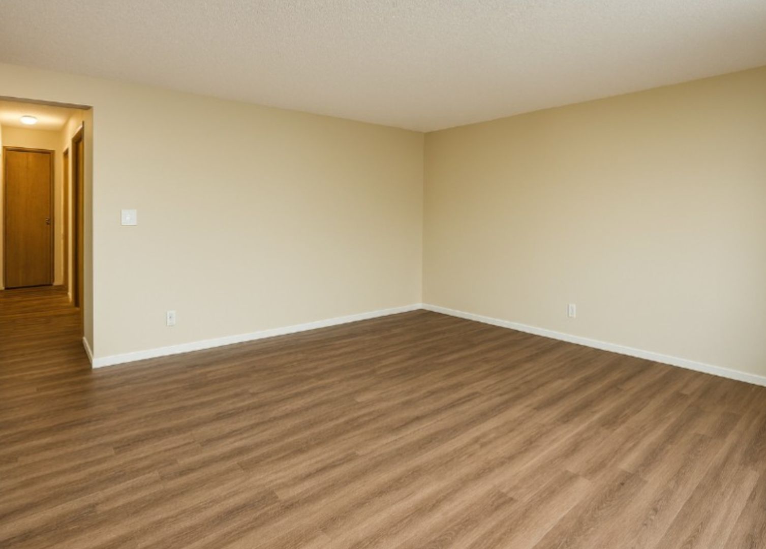 Everett Apartment: 5804 Highway Pl.