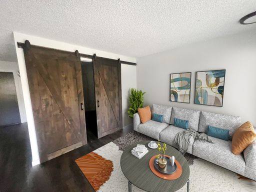 Newly Renovated Open 1-Bedroom Steps From BSU! Creekside living with a pool!! Blocks from Albertson's Stadium!! – photo 1
