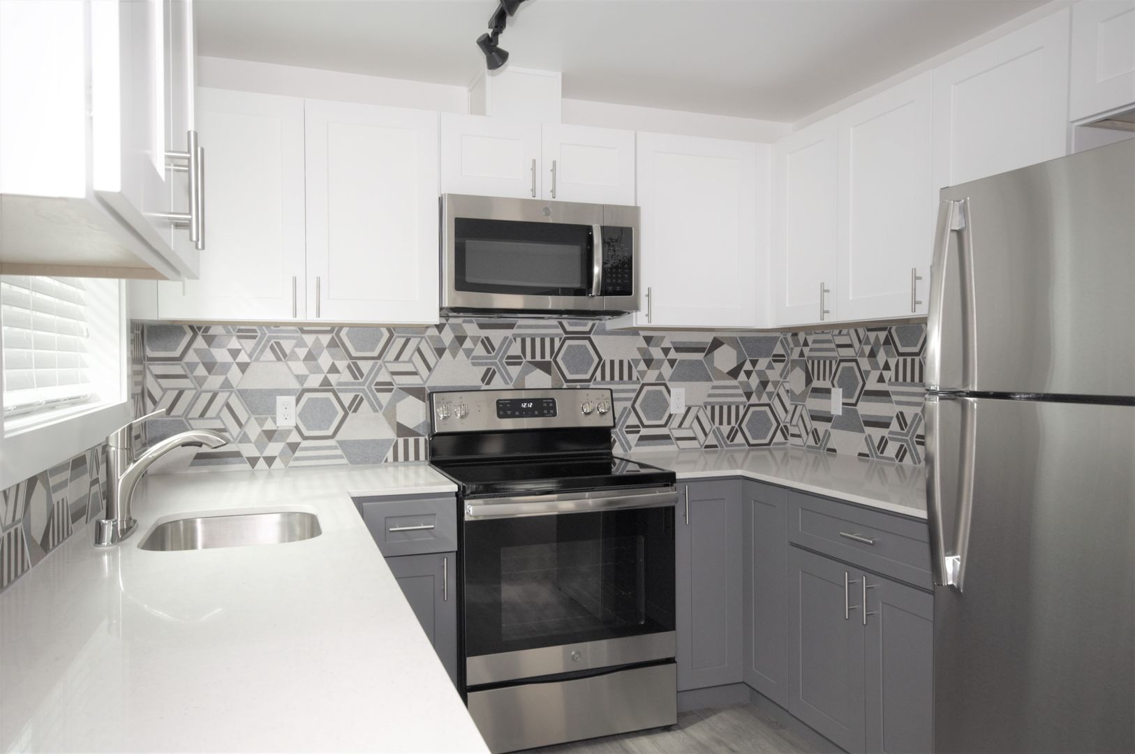 Seattle Apartment: 411 Harvard Ave E