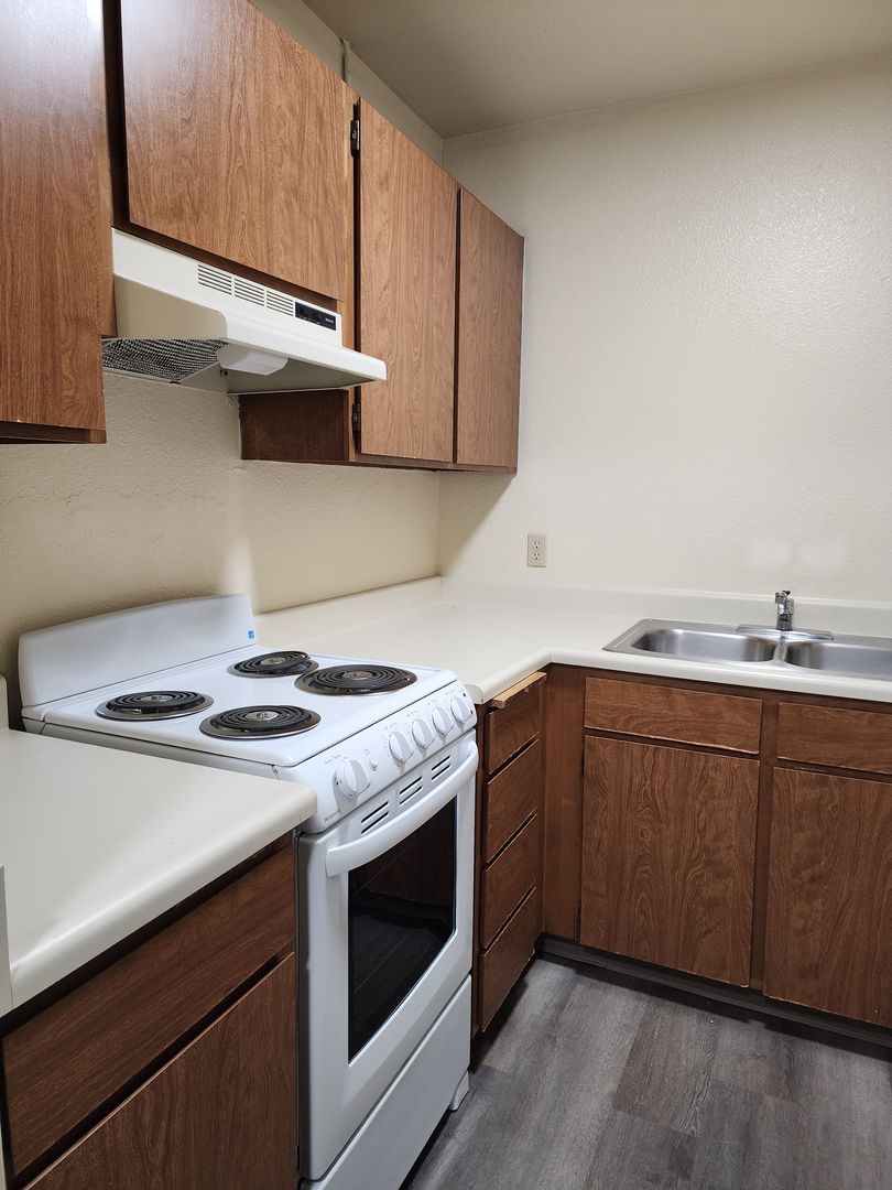 Tacoma Apartment: 414-422 Tacoma Ave S