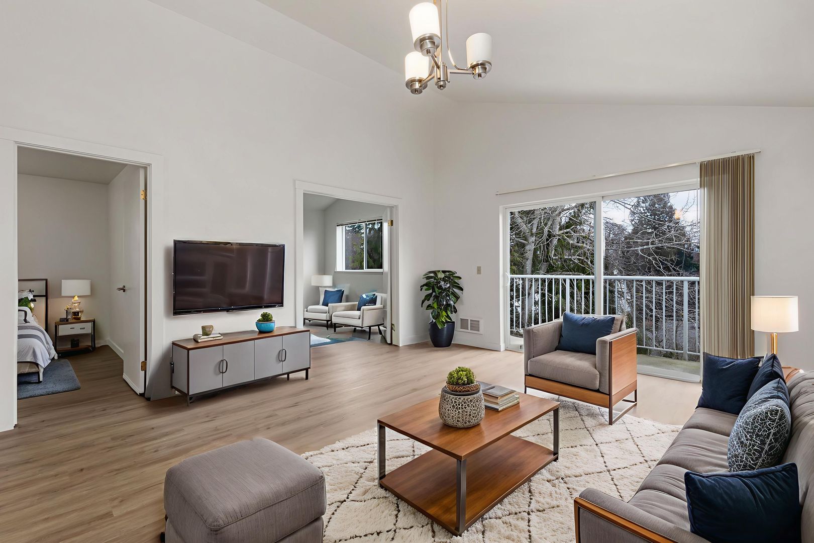 Seattle Apartment: 9512 Interlake Ave. N