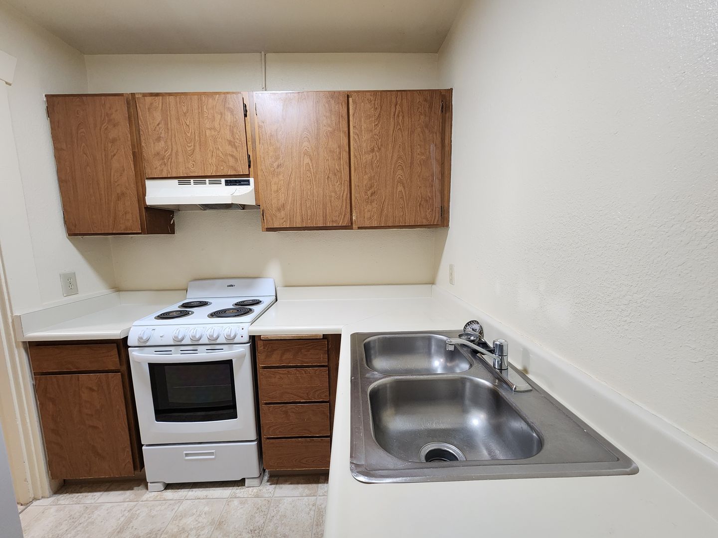 Tacoma Apartment: 414-422 Tacoma Ave S