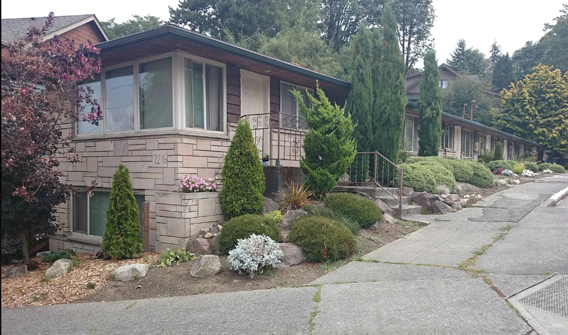 Seattle Apartment: 7216 California Avenue SW