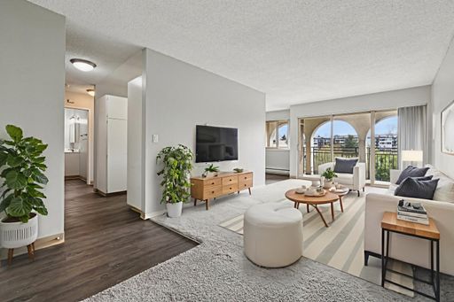 Charming 1-Bedroom Retreat: Your Ideal Home at The Galleria – photo 1