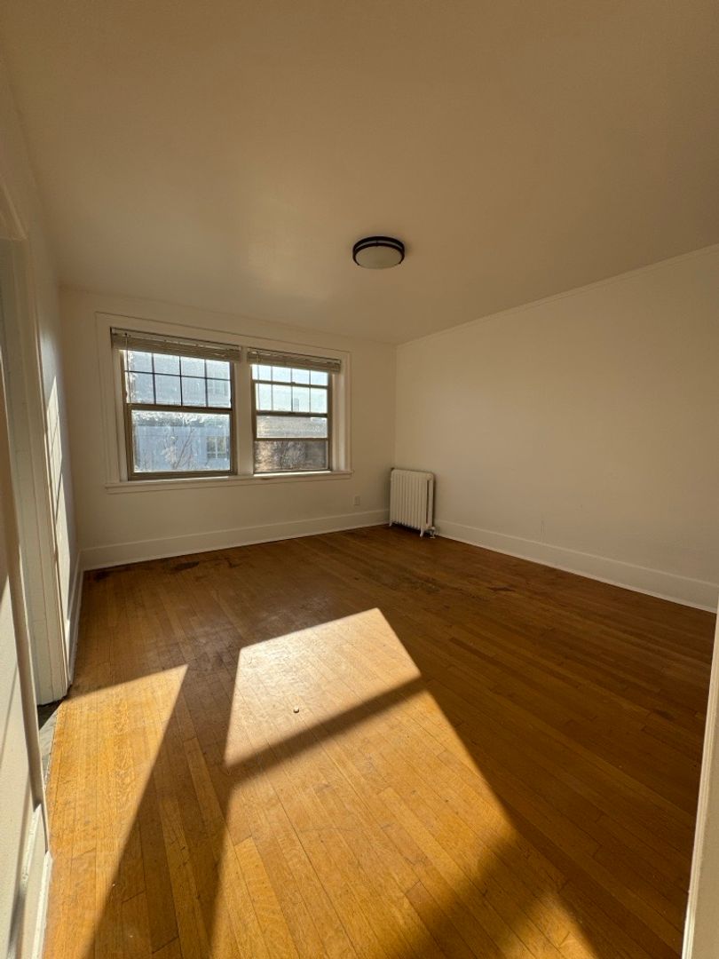 Seattle Apartment: 906 E. John St.