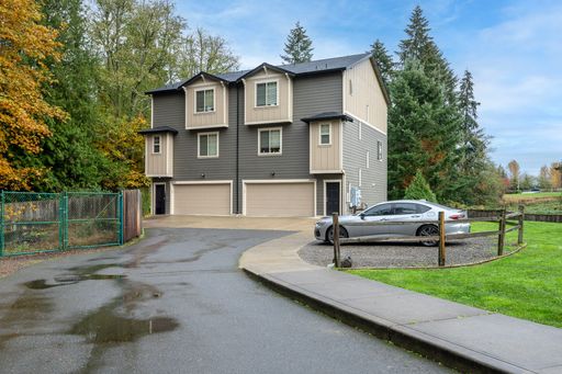 Spacious 4-Bedroom Homes with Modern Finishes in Prime South Hill Location – photo 1