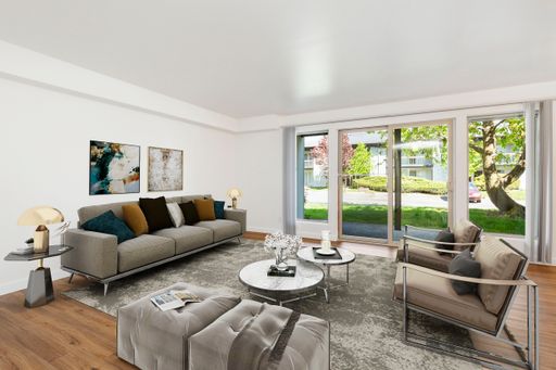 Top floor corner unit, new carpet. Washer/Dryer in unit - Large Private Balcony – photo 1