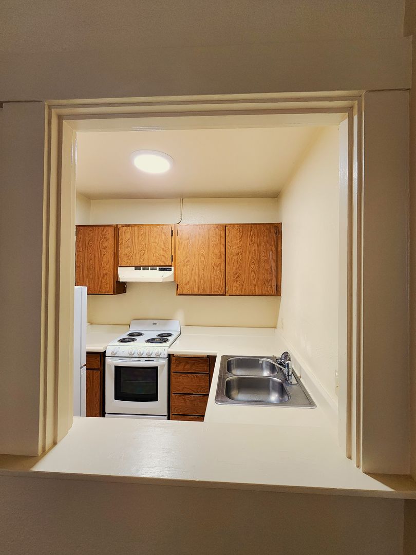 Tacoma Apartment: 414-422 Tacoma Ave S