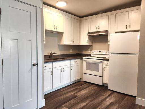Newly Renovated 1-Bedroom Apartment in Kent: Your Ideal Home Awaits! – photo 1