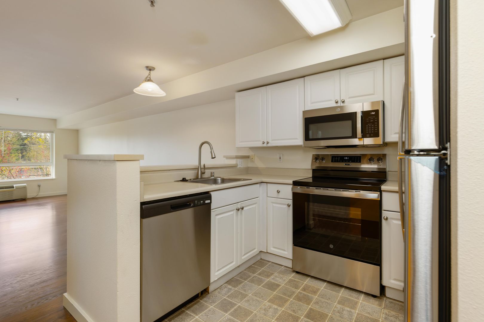 Seattle Apartment: 1307 N 43rd St