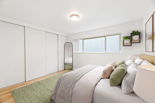 Eastlake Charm: Your Ideal 1-Bedroom Apartment Awaits by Lake Union – photo 1
