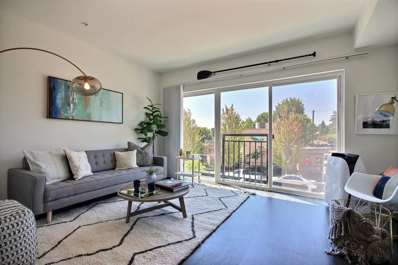 Seattle Apartment: 8228 Green Lake Dr N