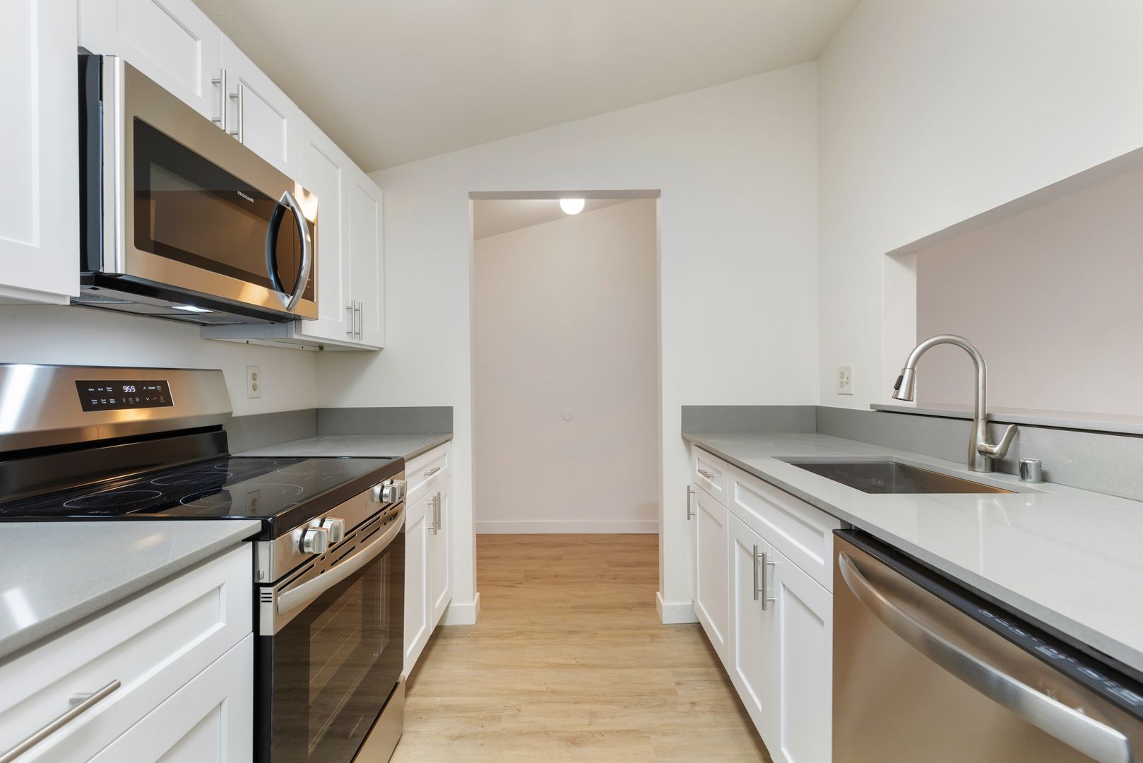 Seattle Apartment: 6900 California Ave SW