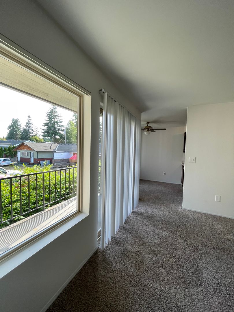 Renton Apartment: 2908 NE 12th Street